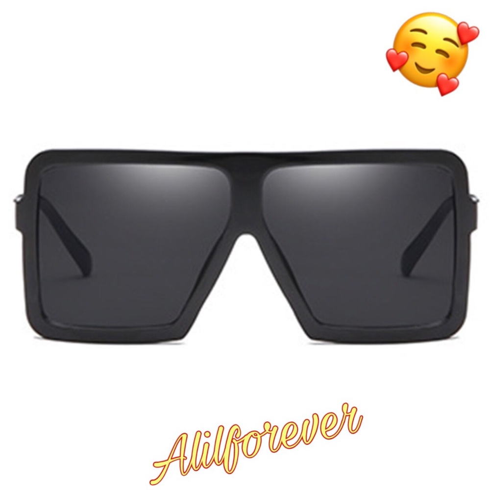 π¦ Super Cute Black Square Framed Sunglasses π - Picture 2 of 6